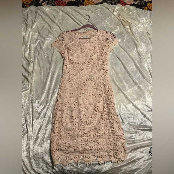 🩵 Lulus blush cotton lace dress with keyhole back. 092 - Picture 8 of 11